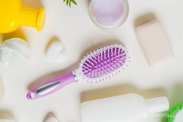 The universal technique of combing hair