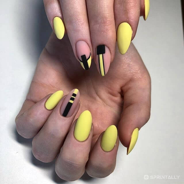 Trendy manicure for summer