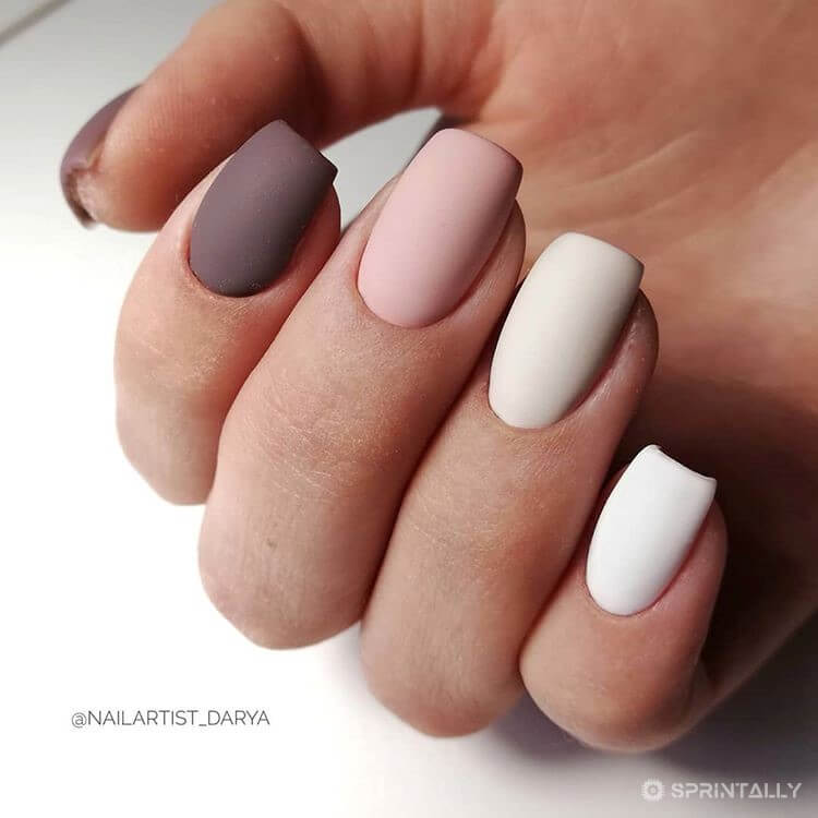 Trendy manicure for summer