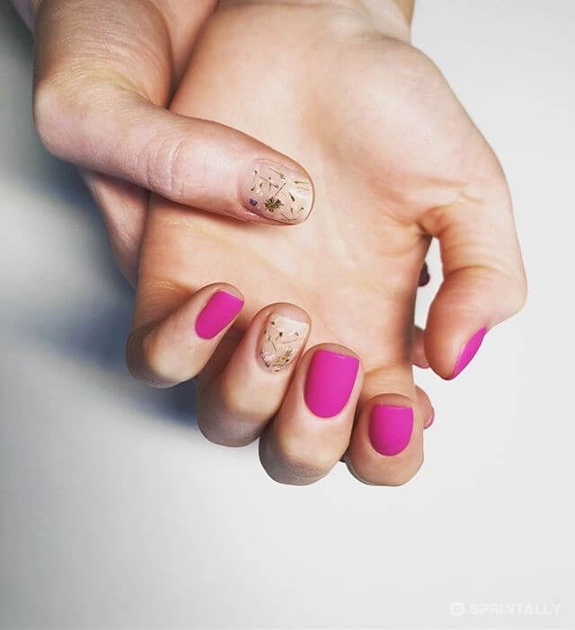 Trendy manicure for summer