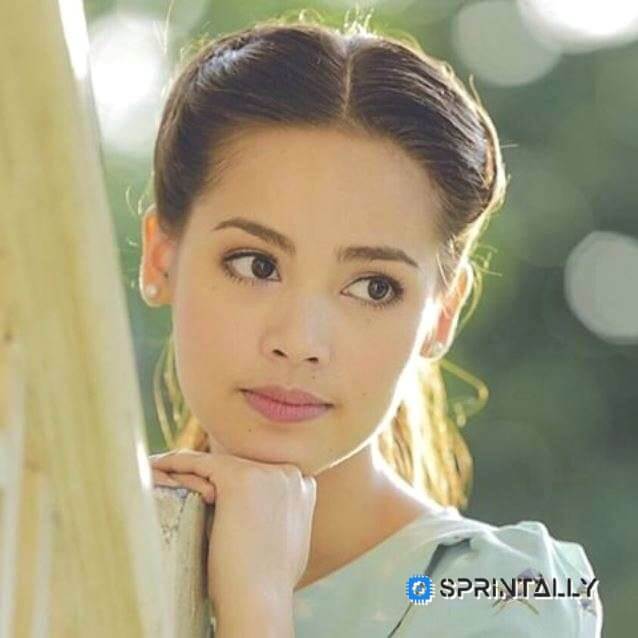 Urassaya Sperbund