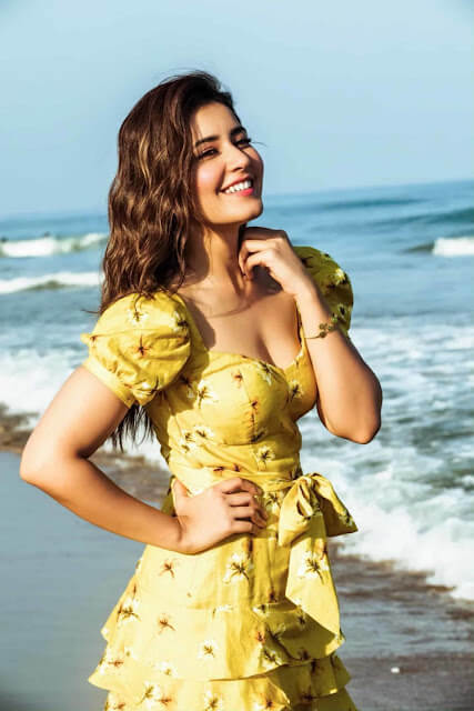 Hot Raashi Khanna On Beach