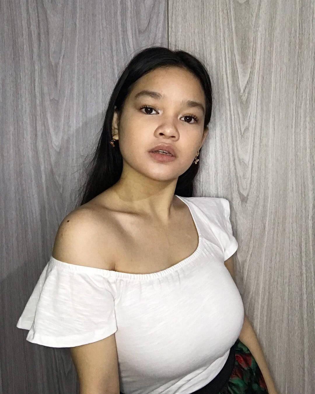 Xyriel Manabat On White Top