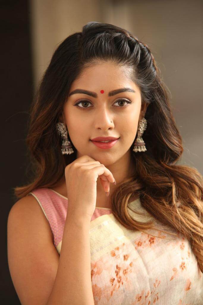 Pretty Anu Emmanuel In Saree