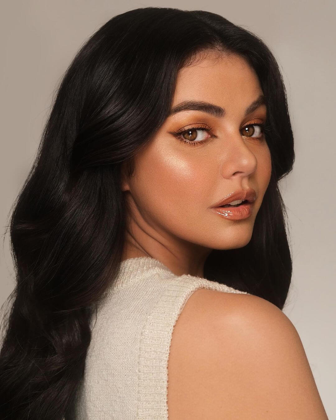 Janine Gutierrez In Attractive Look